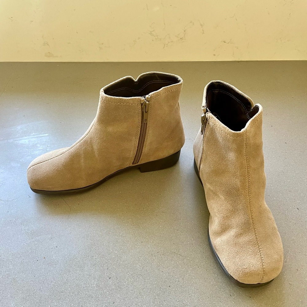 Women’s Suede Flat Booties (size 6.5) - Picture 2 of 4